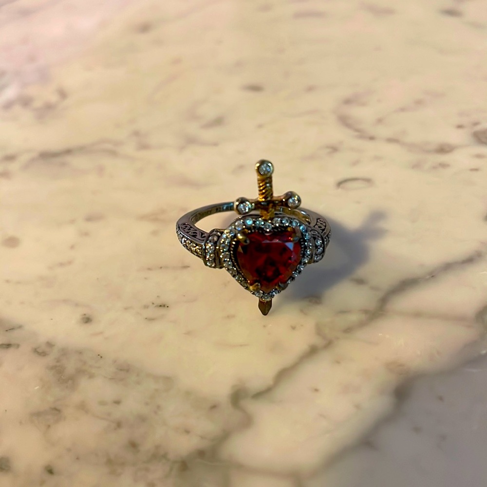 Rocklove x Disney SNOW WHITE Dagger Heart Ring Size 6